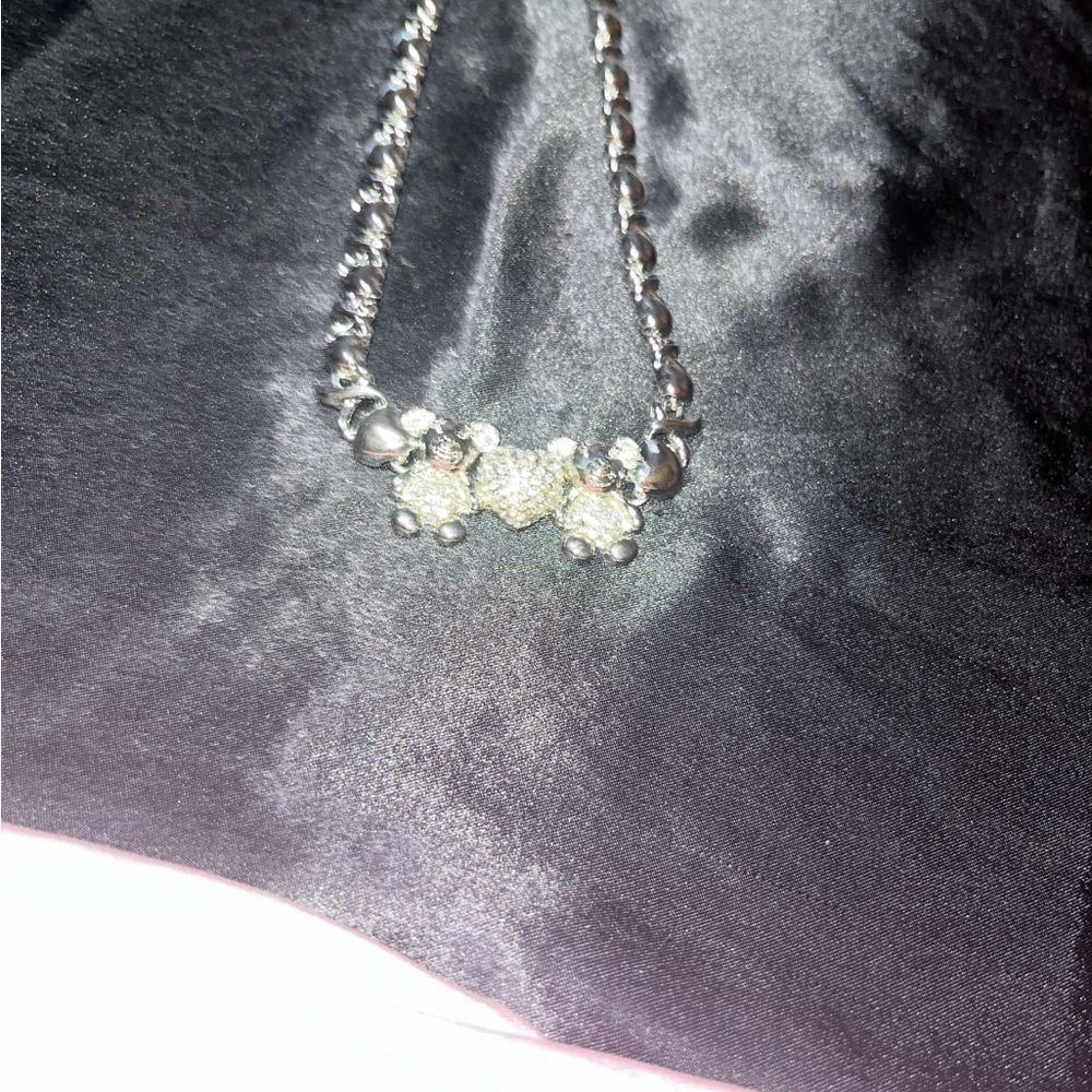 Elegant Silver Necklace with Crystal Accents